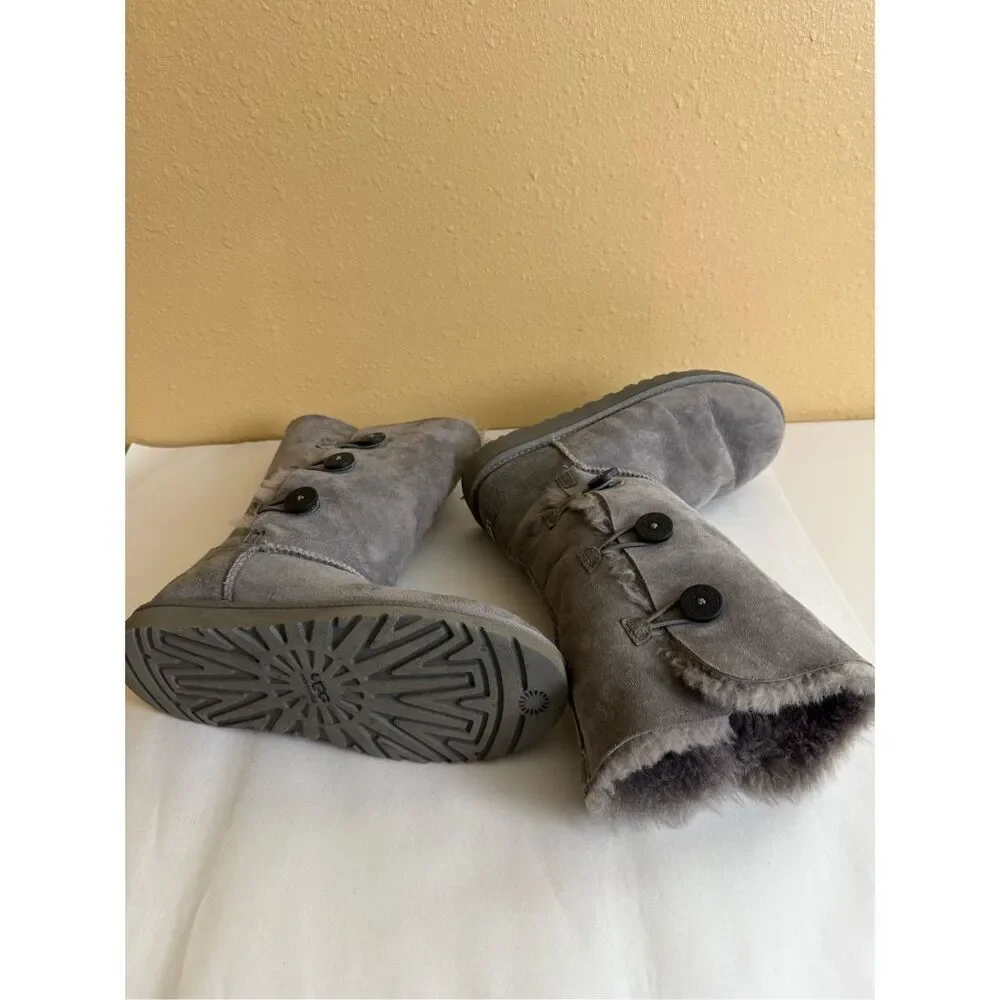 UGG Bailey Button Triplet II Boot Color: Grey Size 6